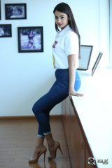 Sonal Chauhan Interview About Size Zero